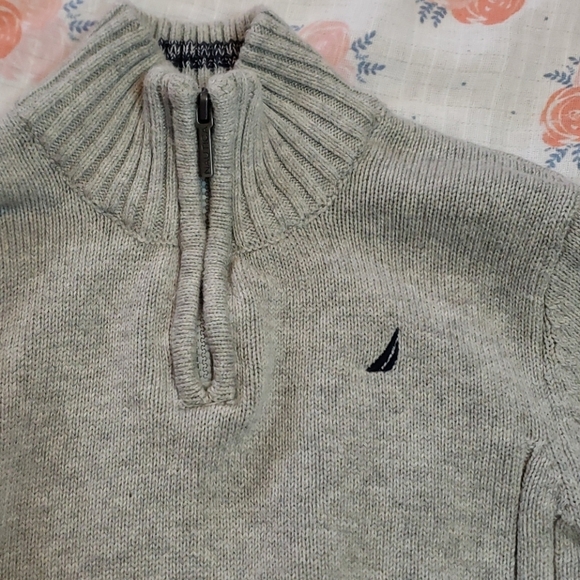 Nautica Cotton Gray Sweater Size 3T - Picture 2 of 3